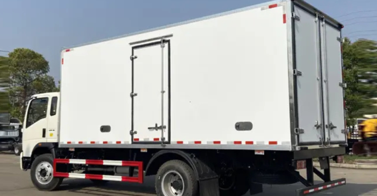 Cold chain transportation Saudi Arabia — refrigerated food and pharma cargo hire KSA, Refrigerated cargo hire Riyadh Jeddah — food and pharma cold chain transport Saudi Arabia KSA